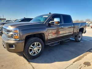 Chevrolet Silverado 1500 K2500 HIGH COUNTRY 6.6L 8 2015