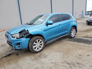 Mitsubishi Outlander ES 2.0L 4 2013