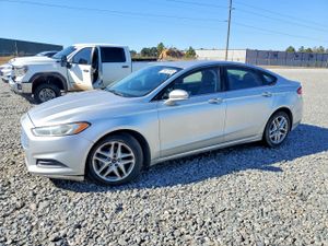 Ford Fusion SE 2.5L 4 2013