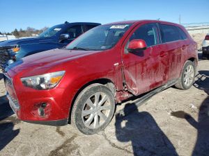 Mitsubishi Outlander SE 2.0L 4 2013