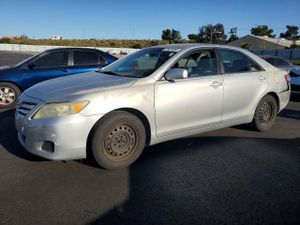 Toyota Camry BASE 2.5L 4 2011