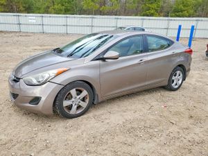 Hyundai Elantra GLS 1.8L 4 2013