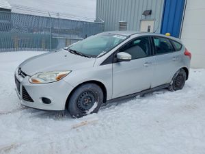Ford Focus SE 2.0L 4 2014