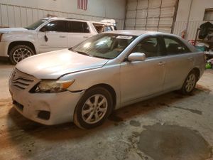 Toyota Camry BASE 2.5L 4 2011