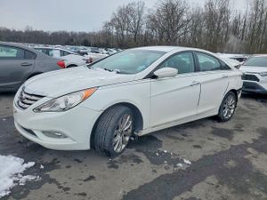 Hyundai Sonata SE 2.4L 4 2013