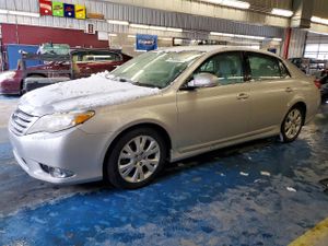 Toyota Avalon BASE 3.5L 6 2011