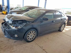 Ford Focus SE 2.0L 4 2012