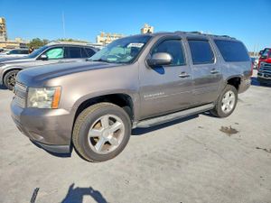Chevrolet Suburban 5.3L 8 2011
