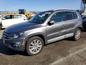 Volkswagen Tiguan S 2.0L 4 2014