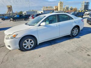 Toyota Camry BASE 2.5L 4 2011