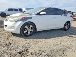 Hyundai Elantra GLS 1.8L 4 2013