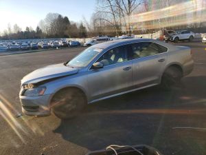 Volkswagen Passat SE 2.0L 4 2013
