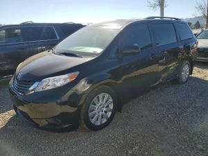 Toyota Sienna LE 3.5L 6 2015