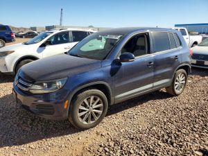 Volkswagen Tiguan S 2.0L 4 2014