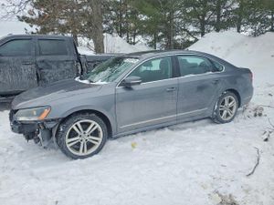 Volkswagen Passat SEL 2 L 4 2015