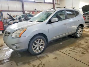 Nissan Rogue S 2.5L 4 2013