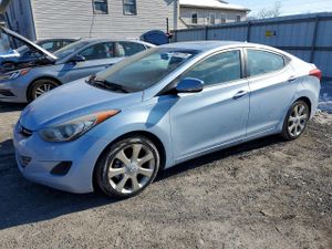 Hyundai Elantra GLS 1.8L 4 2013
