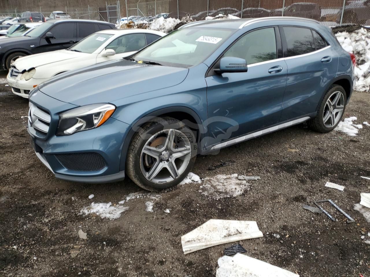 Mercedes-Benz GLA 250 4MATIC 2.0L 4 2015
