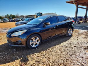 Ford Focus SE 2.0L 4 2013