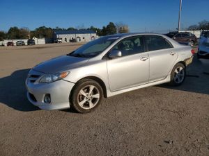 Toyota Corolla BASE 1.8L 4 2013