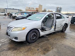 Toyota Camry BASE 2.5L 4 2010