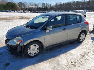 Nissan Versa S 1.8L 4 2010