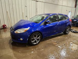 Ford Focus SE 2.0L 4 2013