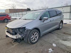 Chrysler Pacifica LIMITED 3.6L 6 2019