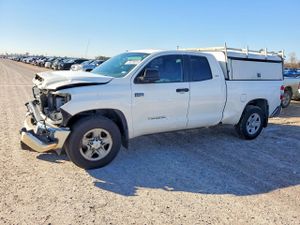 Toyota Tundra DOUBLE CAB SR 5.7L 8 2015