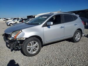 Nissan Rogue S 2.5L 4 2013