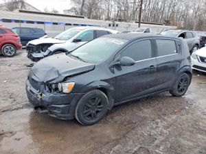 Chevrolet Aveo (Sonic) LT 1.8L 4 2015