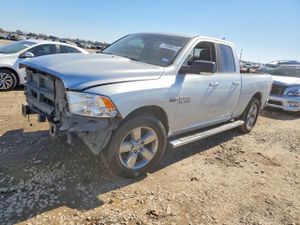 RAM 1500 SLT 5.7L 8 2015