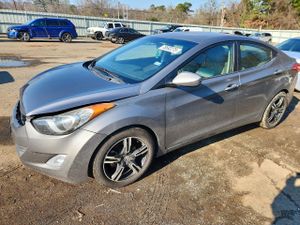 Hyundai Elantra GLS 1.8L 4 2013