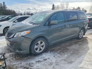 Toyota Sienna 3.5L 6 2014