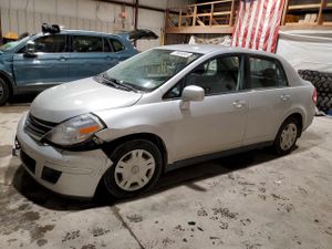 Nissan Versa S 1.8L 4 2010