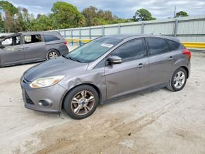 Ford Focus SE 2.0L 4 2013