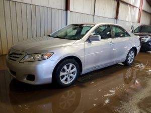 Toyota Camry BASE 2.5L 4 2011