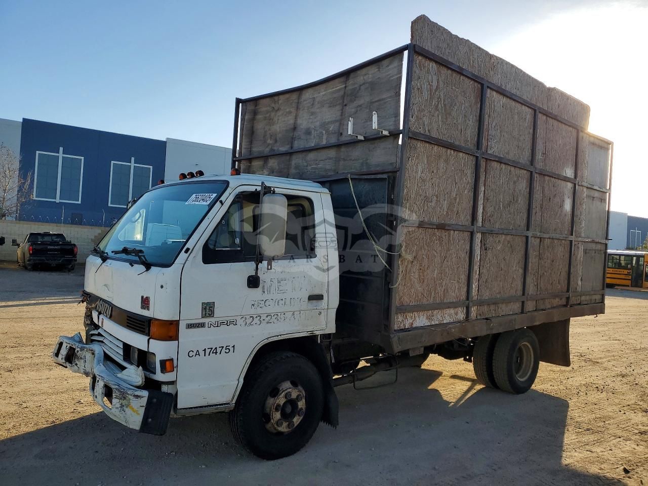 Isuzu NPR 5.7L 8 1993