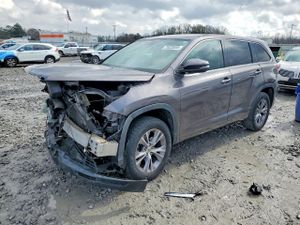 Toyota Highlander LE 3.5L 6 2014