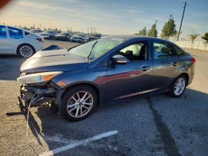 Ford Focus SE 2.0L 4 2015