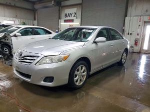 Toyota Camry BASE 2.5L 4 2011
