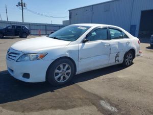 Toyota Camry BASE 2.5L 4 2011