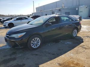 Toyota Camry LE 2.5L 4 2015