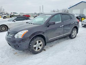 Nissan Rogue S 2.5L 4 2013