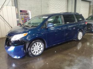 Toyota Sienna LE 3.5L 6 2011