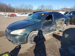 Toyota Camry LE 2.4L 4 2005