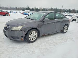 Chevrolet Cruze LS 1.8L 4 2011