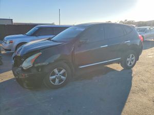 Nissan Rogue S 2.5L 4 2013