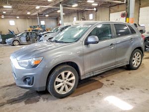 Mitsubishi Outlander ES 2.0L 4 2015