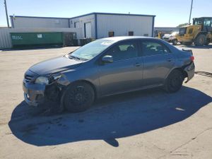 Toyota Corolla BASE 1.8L 4 2013